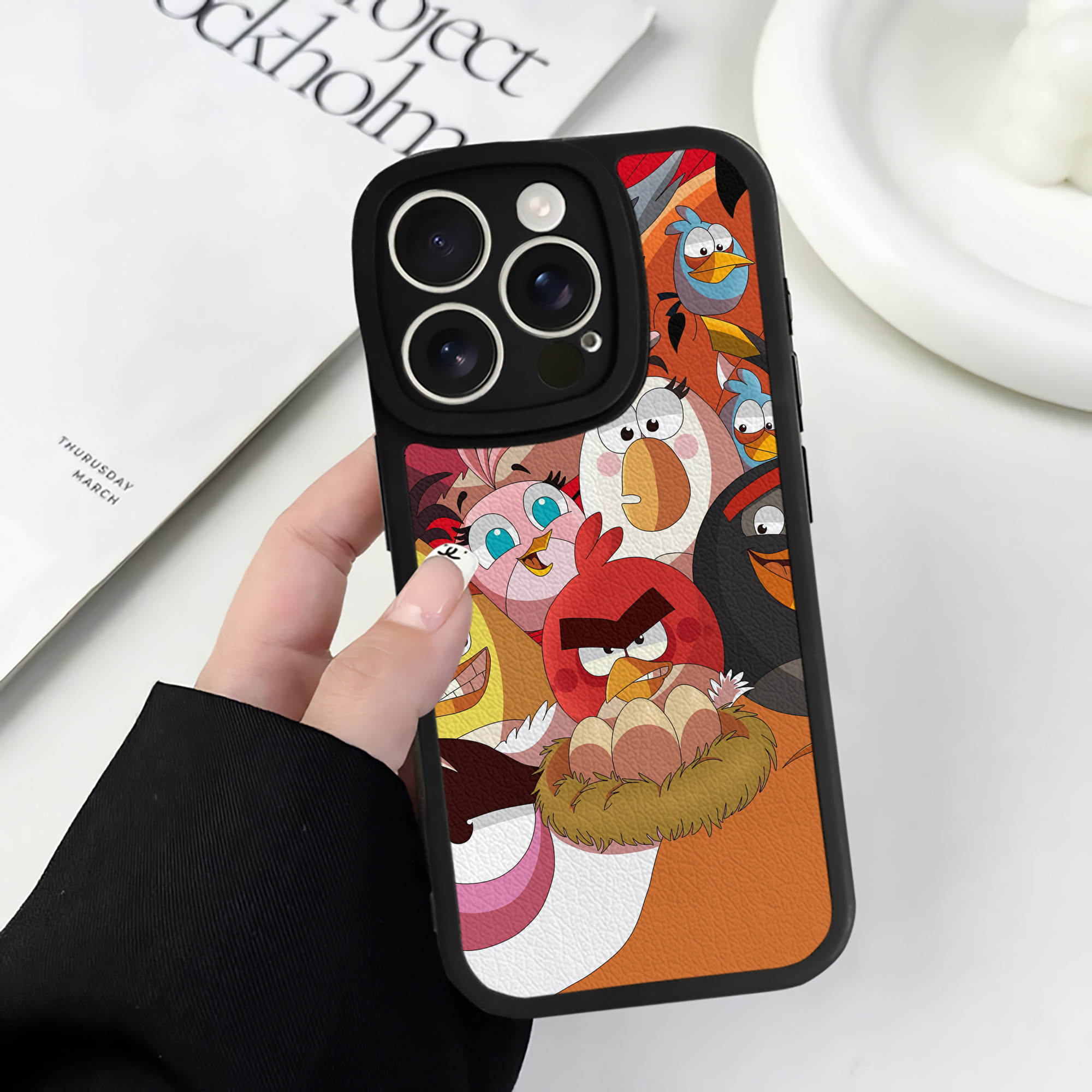 （画像用） Angry Birds アングリーバード 【iPhone 16シリーズ対応】シリコンスマホケース（レザー調） 材質：シリコン